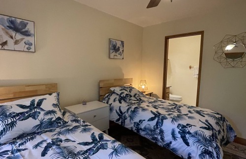 Volcano Bed & Breakfast | B&B: Kipuka Twin Suite 5 mins from Volcanoes National Park