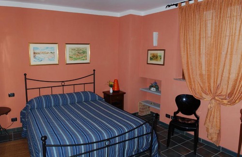 Novello Bed & Breakfast | B&B l'Angolo di Rosina con ristorante