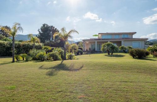Poggio dei Pini Bed & Breakfast | B&B Le Bouganville