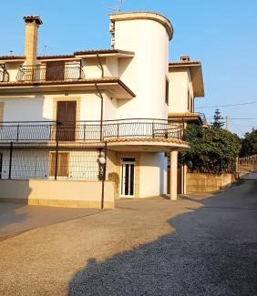 Vasto House | B&B "LE LUCI" SUPER CAMERA IN ATTICO interno 3 rose rosse