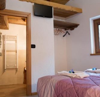 Saint-Pierre Bed & Breakfast | B&B Lo VAN - Camere al Verde Villaggio di Rumiod