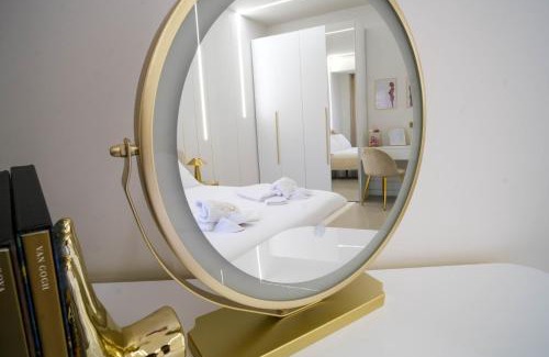 Potenza House | B&B Moon Greeting - design dream's
