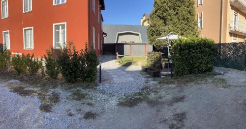 Garlate Bed & Breakfast | B&b Red House
