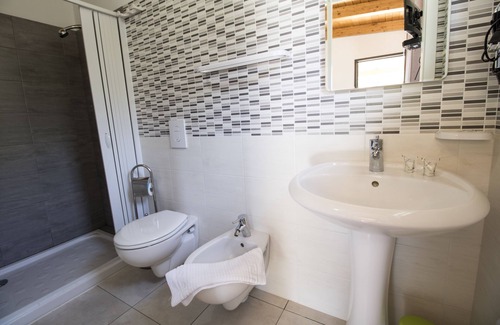 Drapia Bed & Breakfast | B&B room with swimming pool