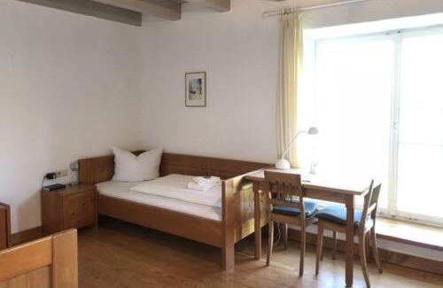 Karsau Bed & Breakfast | B&B Schloss Beuggen