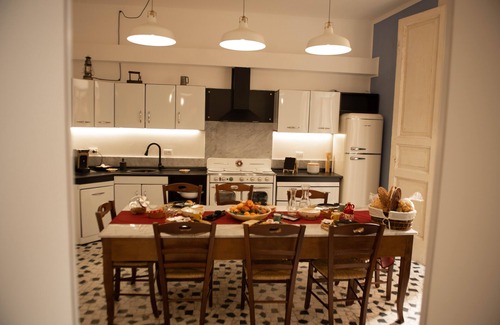 Isola del Borgo Antico Bed & Breakfast | B&B U'Panare, in Taranto's historic center a structure reminiscent of home
