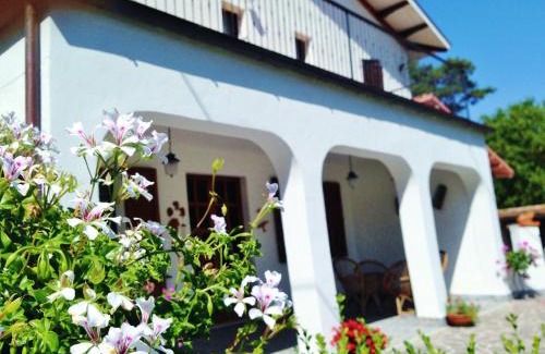 Cerreto dʼEsi Bed & Breakfast | B&B Villa Incrocca