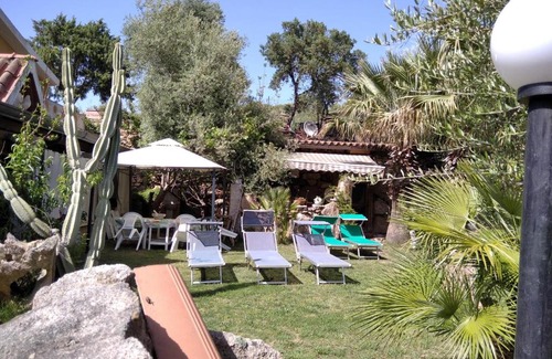 Pittulongu Bed & Breakfast | B&B Villa Sa Pischina