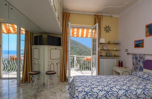 Varazze Bed & Breakfast | B&B Why not Jona?