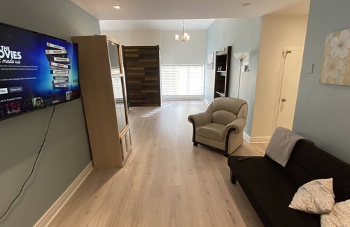 Longueuil Apartment | B-COSY&CLOSE near Old Port&Downtown, Montreal/South Shore