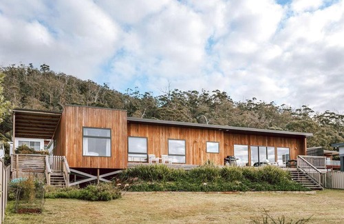 Bicheno House | B e a c h H o u s e X I V
