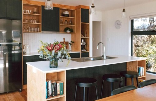Bicheno House | B e a c h H o u s e X I V