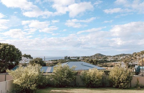 Bicheno House | B e a c h H o u s e X I V