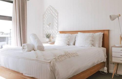 Bicheno House | B e a c h H o u s e X I V