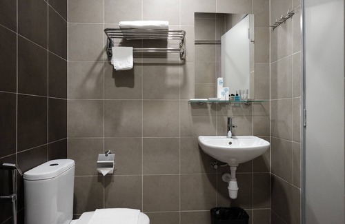 Happy Garden Hotel | B Lot Hotel