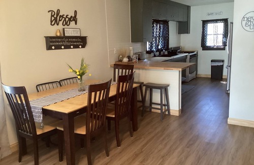 Ord House | 'B' Our Guest. A cozy 3-bedroom & 2 bath house with ac and Wi-Fi