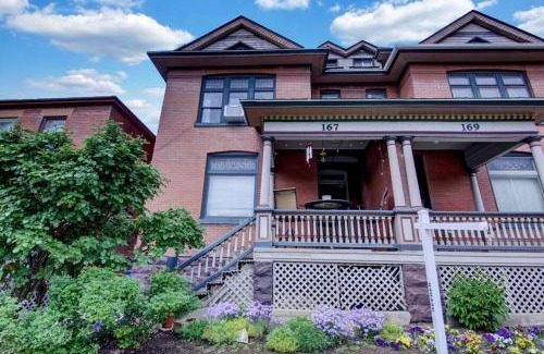 Lower Avenues Apartment | B Street C