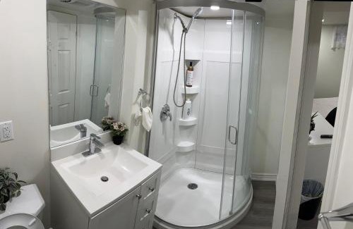 Mississauga House | B02 luxurious suite