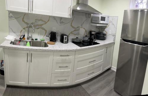 Mississauga House | B02 luxurious suite