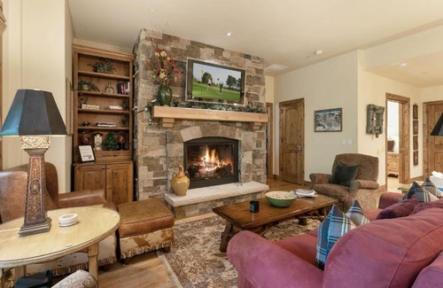Avon Apartment | B107 Beaver Creek Landing condo
