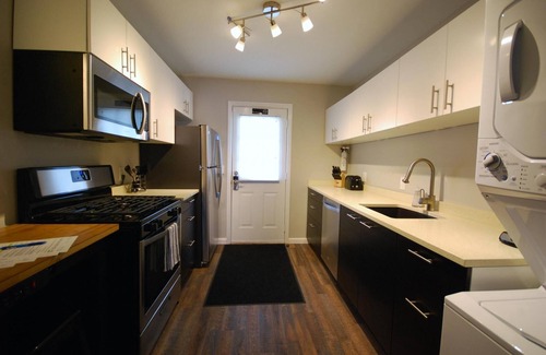 Brookwood Apartment | B2bh Great Location Peaceful Condo Near Peachtree Street