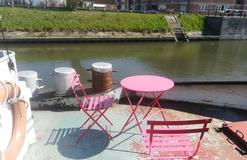 Rooigem Boat Rental | B3 Houseboat in the centre of Ghent, Sailor room