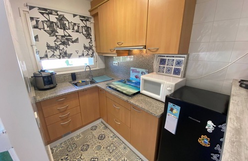 Mas Pinell Apartment | B4 Apartment - sea views, airco, 100m from the beach