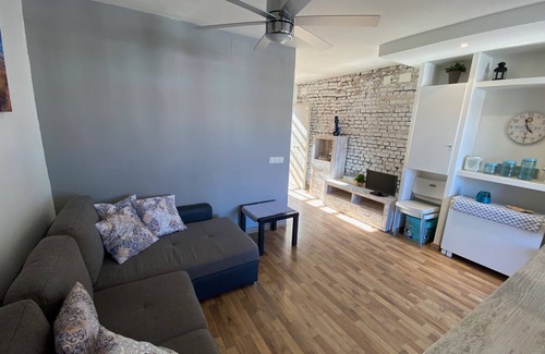 Mas Pinell Apartment | B4 Apartment - sea views, airco, 100m from the beach