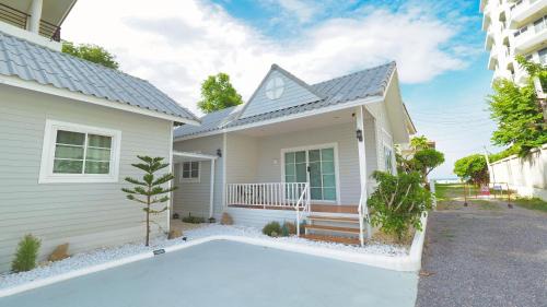 Khao Takiab House | Baan Casita With Private Seaside Cottage