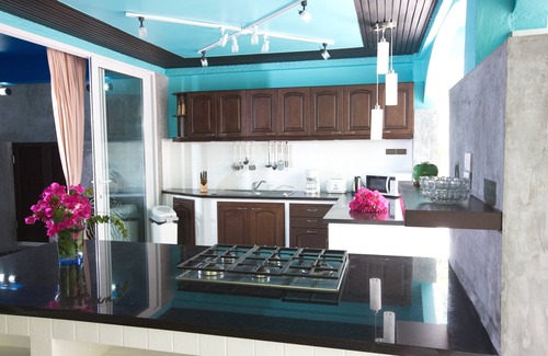 Patong Villa | Baan Heaven/Sleep's 15 people/Patong Beach Villa Private Pool/Jacuzzi