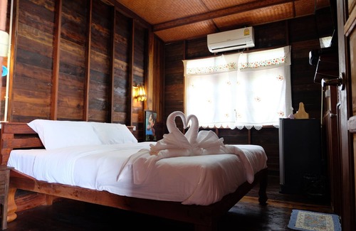 Ko Sichang House | Baan Kun Tuad Ko Si Chang
