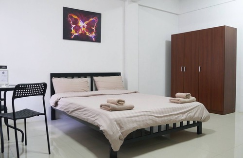 Bang Na Hotel | Baan Mai Guest House