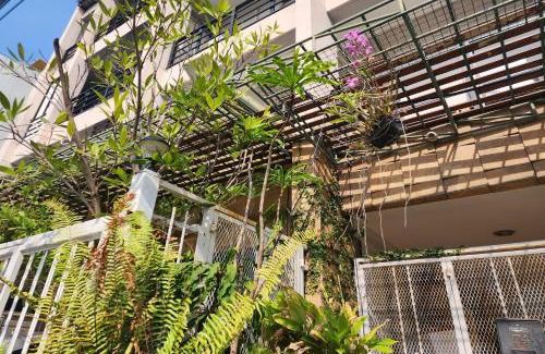 Thung Maha Mek Hotel | Baan Nara 15
