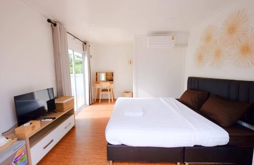 Noen Phra Hotel | Baan O Resort