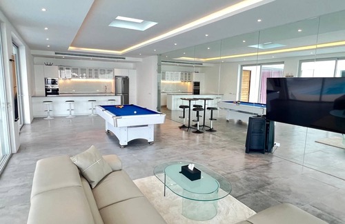 Kata Villa | Baan Perwah Villa. Absolute Waterfront Luxurious 8-bedroom, Karon Phuket