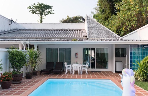 Pa Klok Villa | Baan Promphun Pool Villa by BV