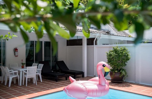 Pa Klok Villa | Baan Promphun Pool Villa by BV