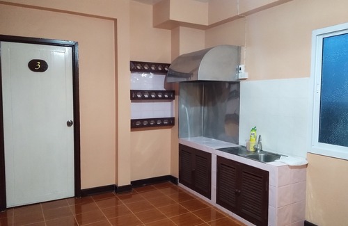 Bang Phra Hotel | Baan Sai Thong Hotel