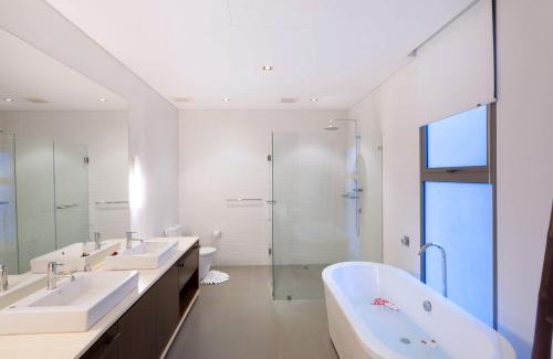 Koh Kaew Villa | Baan Yamu Private Villa by RESAVA