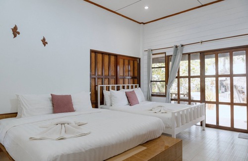 Chakphong Hotel | Baanboonpetch Resort