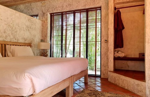 On Tai Hotel | Baanpong Lodge