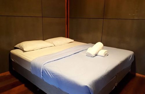 Amphawa Hotel | Baansuankamnun Montree