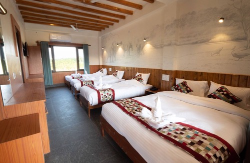 Bardia Hotel | Babai Resort