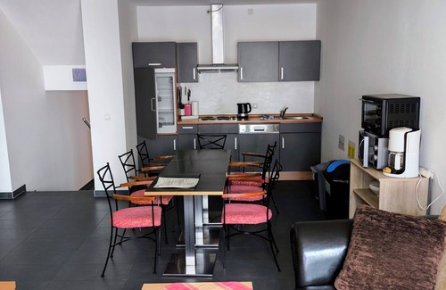 Mainz-Bingen Apartment | Bacchus Holiday Homes– Rhein & Wein| 7 Guests, Old Town, Castle & Vineyard Views