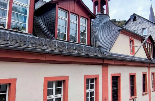 Mainz-Bingen Apartment | Bacchus Holiday Homes– Rhein & Wein| 7 Guests, Old Town, Castle & Vineyard Views