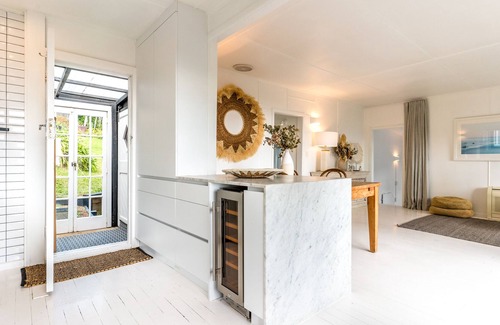 Ostend House | BACH 56, Palm Beach