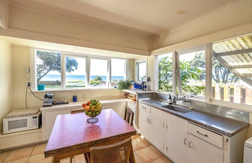 Onetangi House | BACH ON THE BEACH | Coast & Country |n WINTER DEAL - Stay for 3 Pay for 2