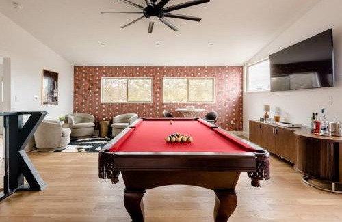Riverside Villa | Bachelor/Bachelorette Mansion In the Heart of ATX