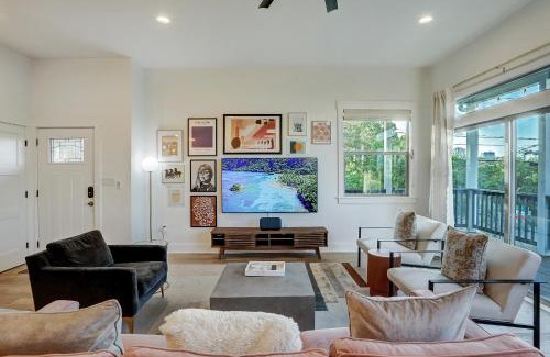 Riverside Villa | Bachelor/Bachelorette Mansion In the Heart of ATX