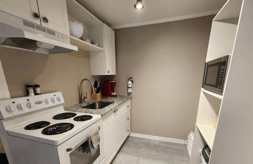 Plantagenet Apartment | Bachelor Oasis w/ Free Parking & Nearby Hotspots!